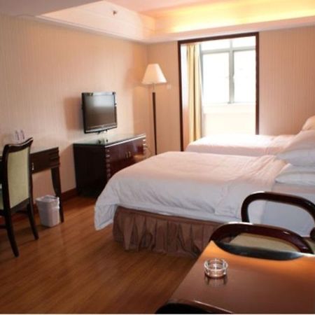 Vienna Grand Theater Branch Hotel Шънджън Екстериор снимка