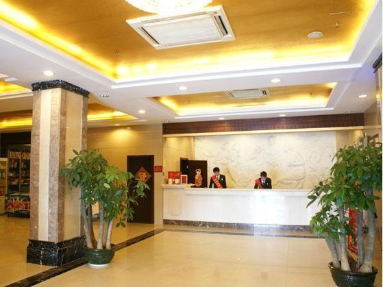 Vienna Grand Theater Branch Hotel Шънджън Екстериор снимка